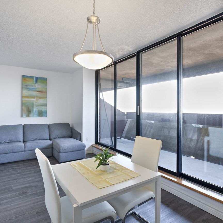 The Olympic Village - Bachelor - Photo 1