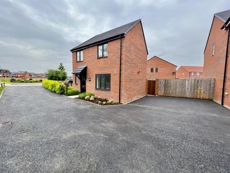 3 bedroom semi-detached house to rent - Photo 2