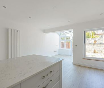 3 bedroom terraced house to rent - Photo 6