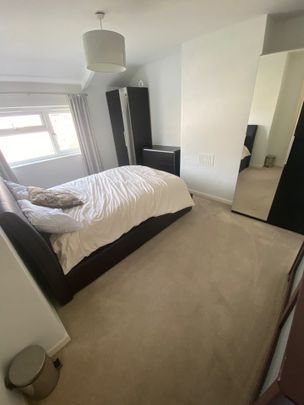 3 Bed Semi-Detached House, Stanmore Mount, LS4 - Photo 1