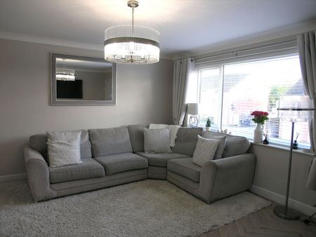 Keyes Drive, Kingswinford, DY6 7RT - Photo 4