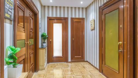 Room in a shared 9-bedroom apartment for rent in Gaztambide, Madrid, perfect for professionals and students - Photo 3
