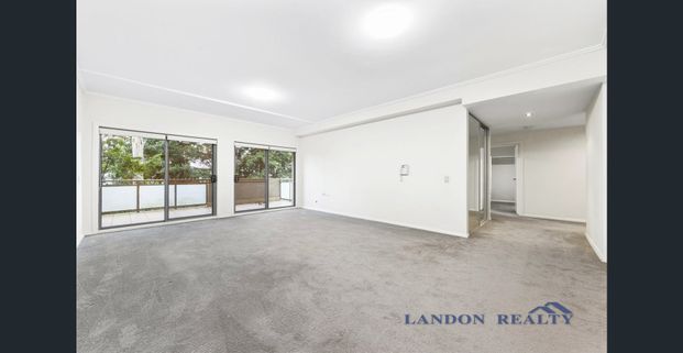 Spacious & Quiet apartment at the back of the building - Photo 1