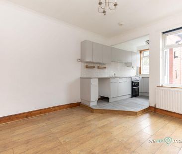 4 bedroom terraced house to rent - Photo 3