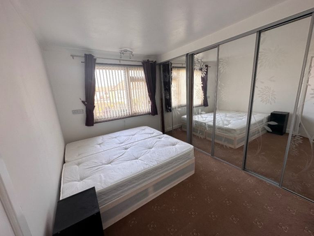 4 bedroom house to rent - Photo 2