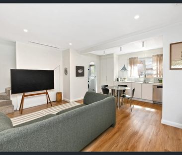 Fully Renovated Townhouse In A Prime Locale - Photo 1