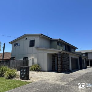 FOUR BEDROOM TOWNHOUSE IN THE HEART OF CLEVELAND - Photo 3