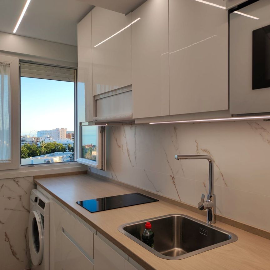 Piso de alquiler en Avenida Carlota Alessandri, 184, Montemar - Photo 1