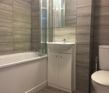 2 Bed Flat, Larch Close, N11 - Photo 5