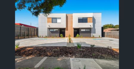 Massive Downstairs Room - Photo 5