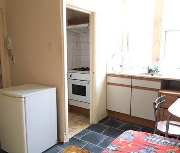 Studio to rent - Photo 5