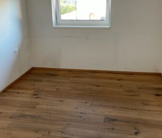 Moderne ausgestattete 3 Zimmer Wohnung mit neuwertiger Küche - Photo 2