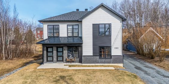 4 1/2 Haut De Quadruplex Valcourt - Photo 3