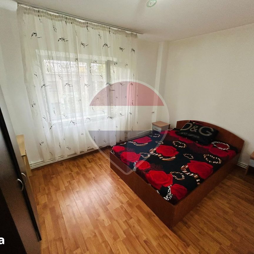 Apartament etajul 2 zona 1 Mai - Fotografie 1
