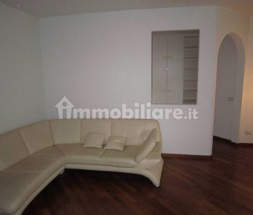 Quadrilocale piazza Gries 17, Centro, Bolzano - Photo 1