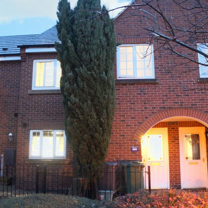 3 bedroom semi-detached house to rent - Photo 1