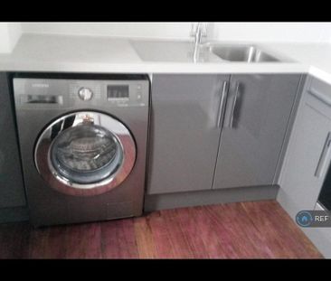 1 bedroom flat to rent - Photo 6