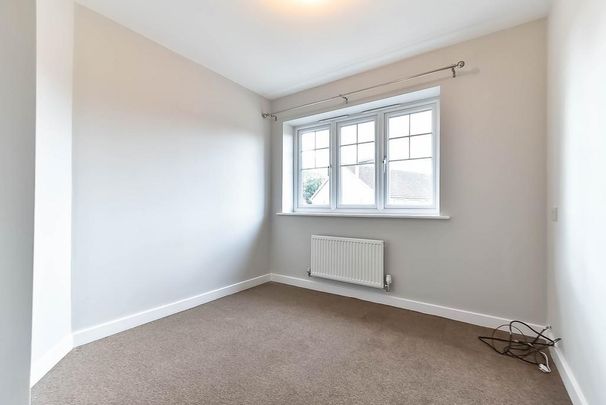 3 bedroom end of terrace house to rent - Photo 1