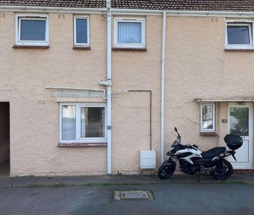 3 bedroom end of terrace house to rent - Photo 2