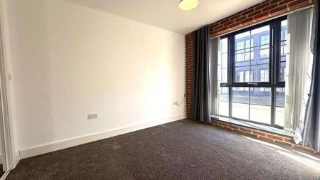 Newbury, Berkshire, RG14 - Photo 4