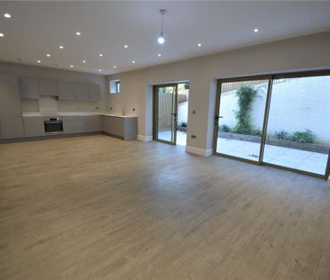 3 bedroom apartment to rent - Photo 4