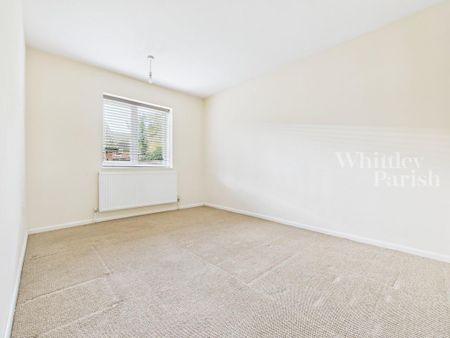 2 bedroom ground floor flat to rent - Photo 2