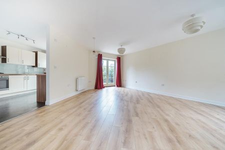 3 bedroom semi-detached house to rent - Photo 2