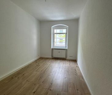 LICHT, RUHE, CHARME - 2-Zimmerwohnung mit moderner EBK - Foto 1