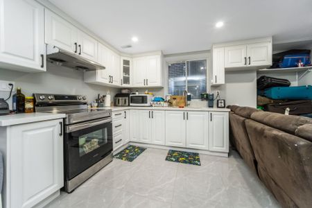 For Lease - 67 Ten Pines Road, Vaughan, Ontario - Photo 5