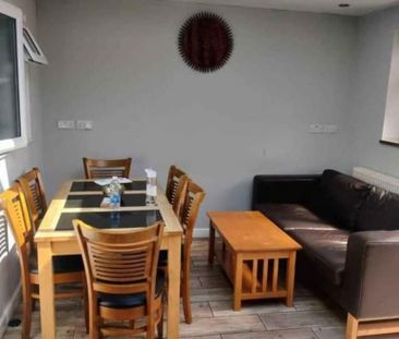 1 bedroom in a house share to rent - Photo 5