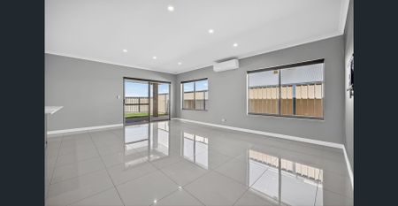 Sleek and Spacious! - Photo 2