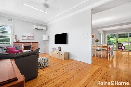Beautifully renovated 3-bedroom home - Photo 4