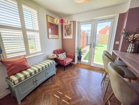 3 bedroom semi-detached house to rent - Photo 4
