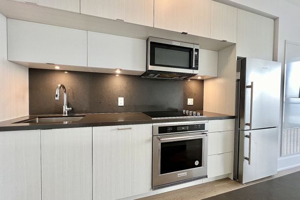 For Lease - 585 Bloor Street Unit# 4215, Toronto, Ontario - Photo 1