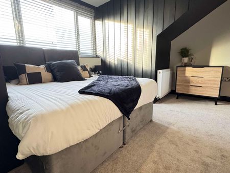 En-suite Bedroom with all bills included Room 2 - Photo 5