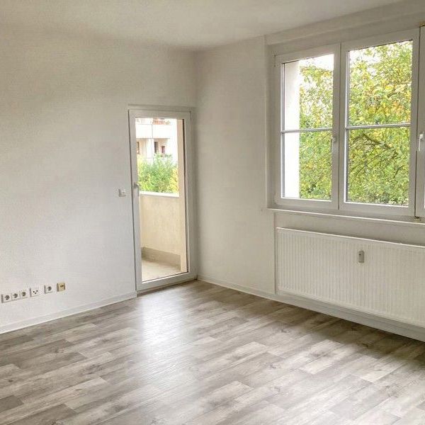 Frisch renoviert: WG-geeignete 3-Zimmer-Wohnung mit Balkon! - Photo 1