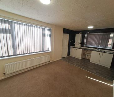 2 bedroom end of terrace house to rent - Photo 6