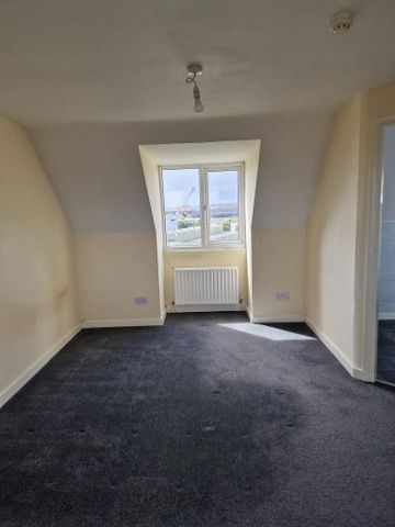 4 bedroom terraced house to rent - Photo 2