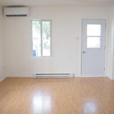 Grand logement 4 1/2 rénové disponible pour octobre - Photo 4