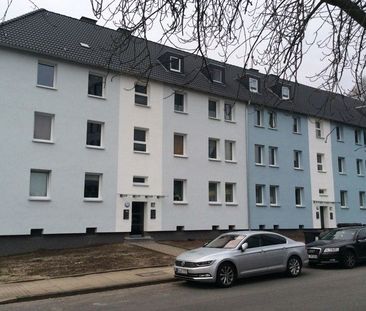 Renovierte Dachgeschoss-Wohnung in der Stadt-Mitte! - Photo 1