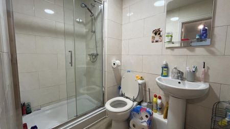 2 bedroom flat to rent - Photo 5