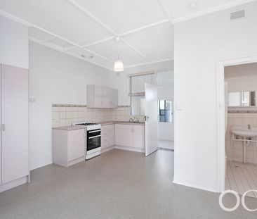 Open the Door To Light-Filled Living - Photo 6