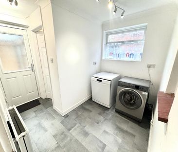 3 bedroom semi-detached house to rent - Photo 3