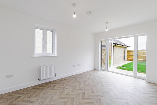 5 bedroom detached house to rent - Photo 1