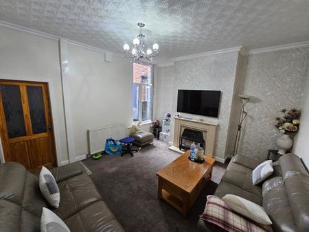 3 bedroom terraced house to rent - Photo 3