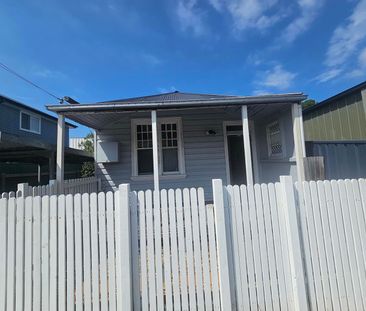 Where classic charm meets modern convenience - Photo 6