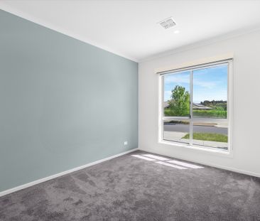 16 Bellhouse Crescent, Moncrieff ACT 2914 - House For Rent | Domain - Photo 3