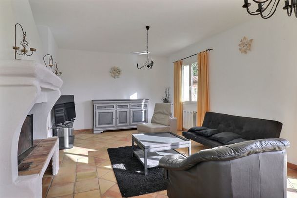 maison 7 pièces 180m2 MARSEILLE 11EME 3 050 euros - Photo 1