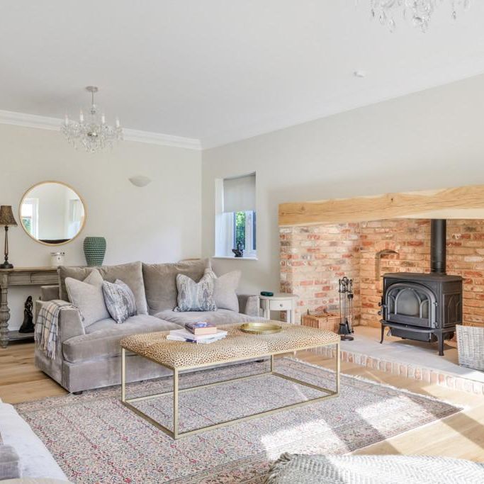 5 bedroom detached house to rent - Photo 1