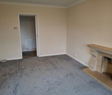 Bungalow to rent on - Photo 2